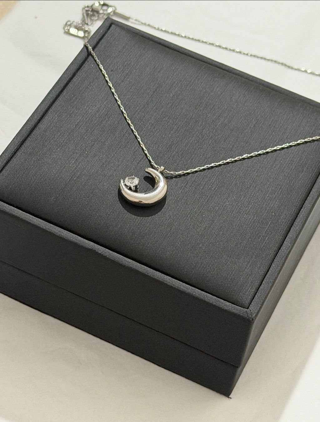 Phases necklace