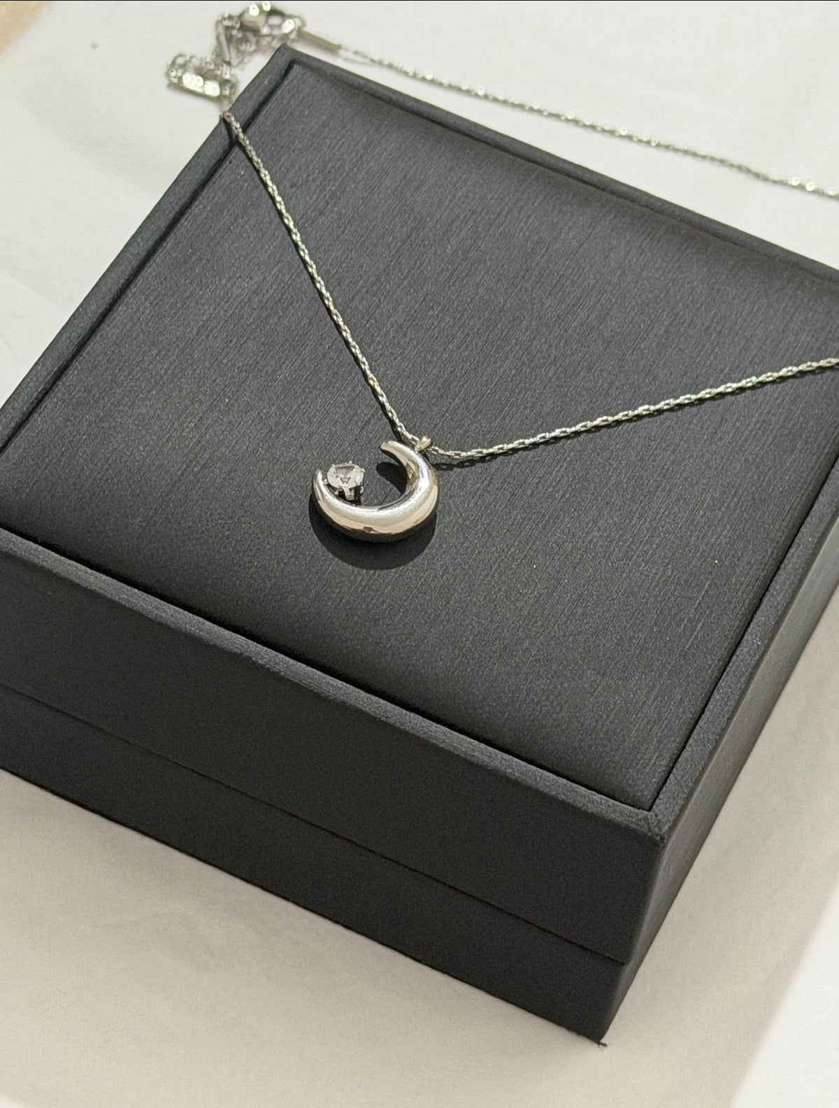 Phases necklace