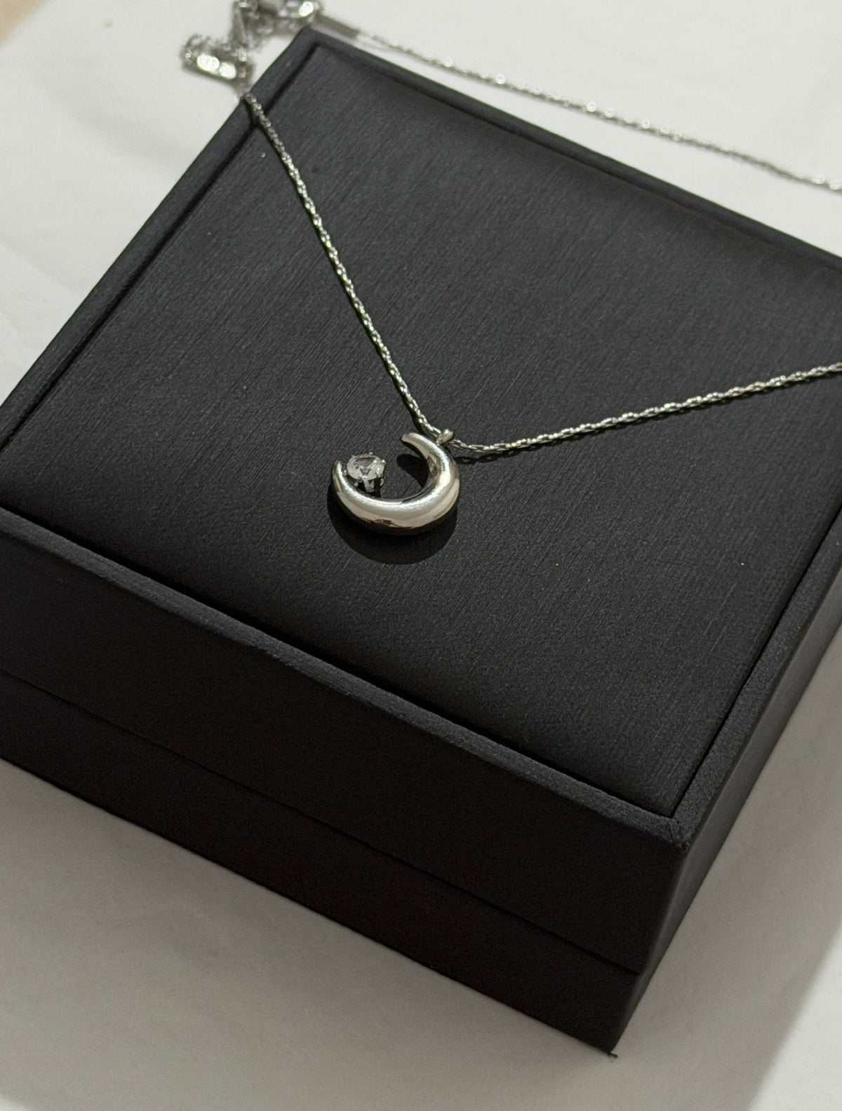 Phases necklace