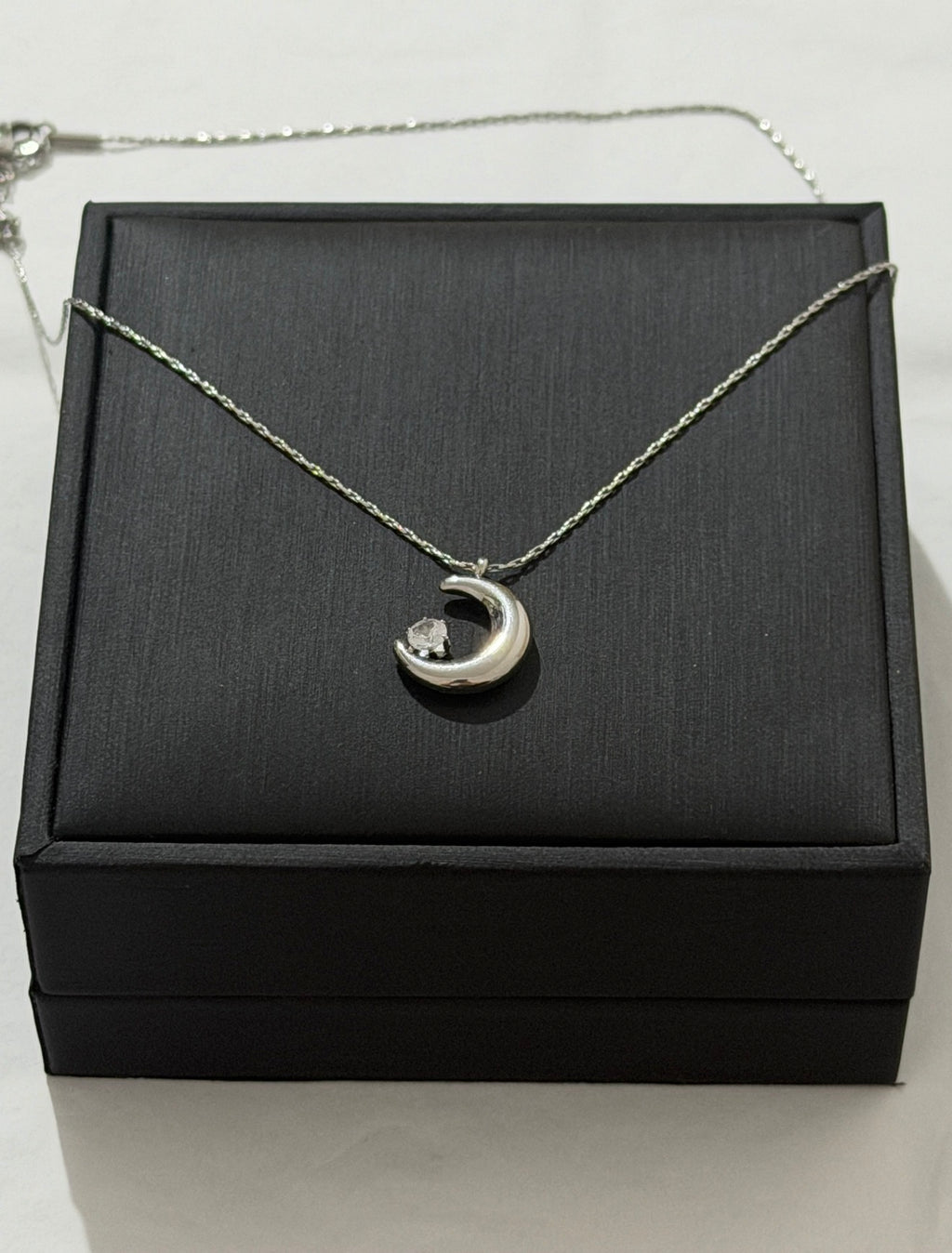 Phases necklace